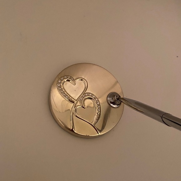 Pen holder with a pen - Picture 2 of 3